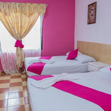 Oyo Hotel Marias,Aeropuerto Internacional De Chetumal Exteriör bild