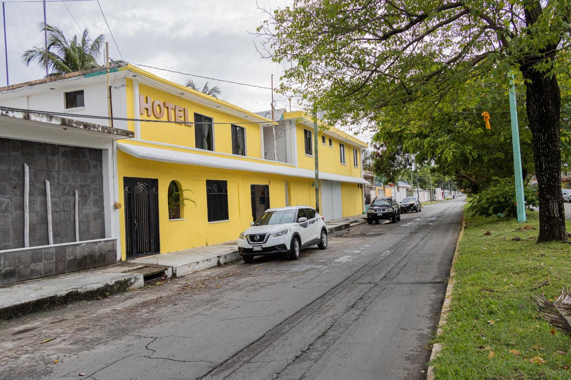 Oyo Hotel Marias,Aeropuerto Internacional De Chetumal Exteriör bild