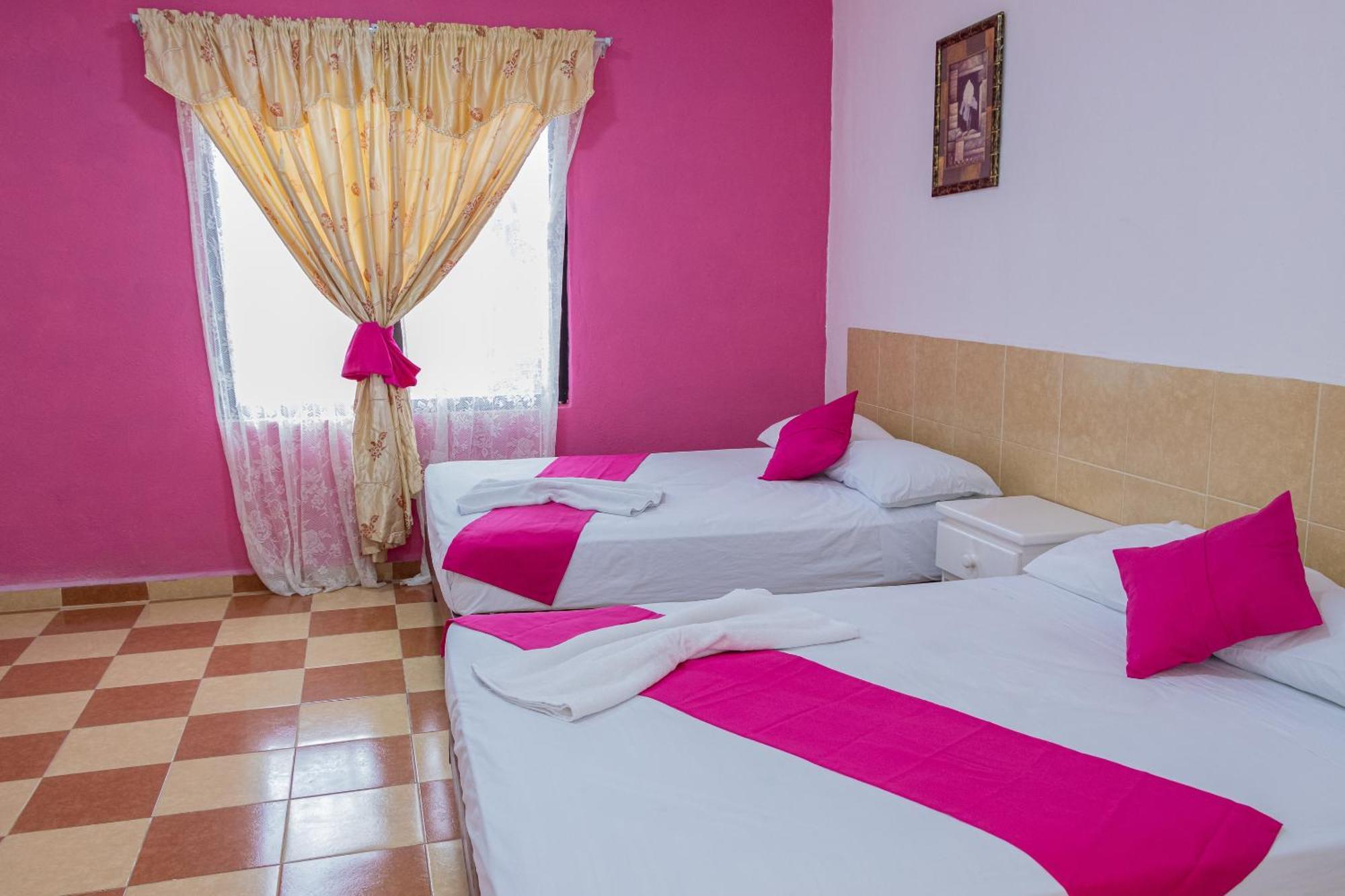 Oyo Hotel Marias,Aeropuerto Internacional De Chetumal Exteriör bild