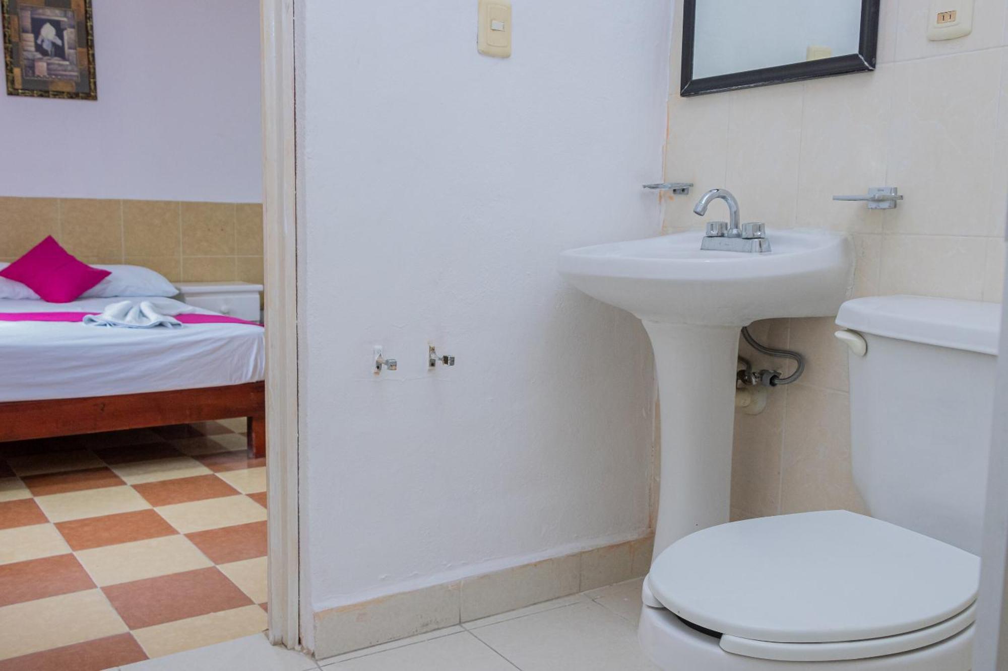 Oyo Hotel Marias,Aeropuerto Internacional De Chetumal Exteriör bild