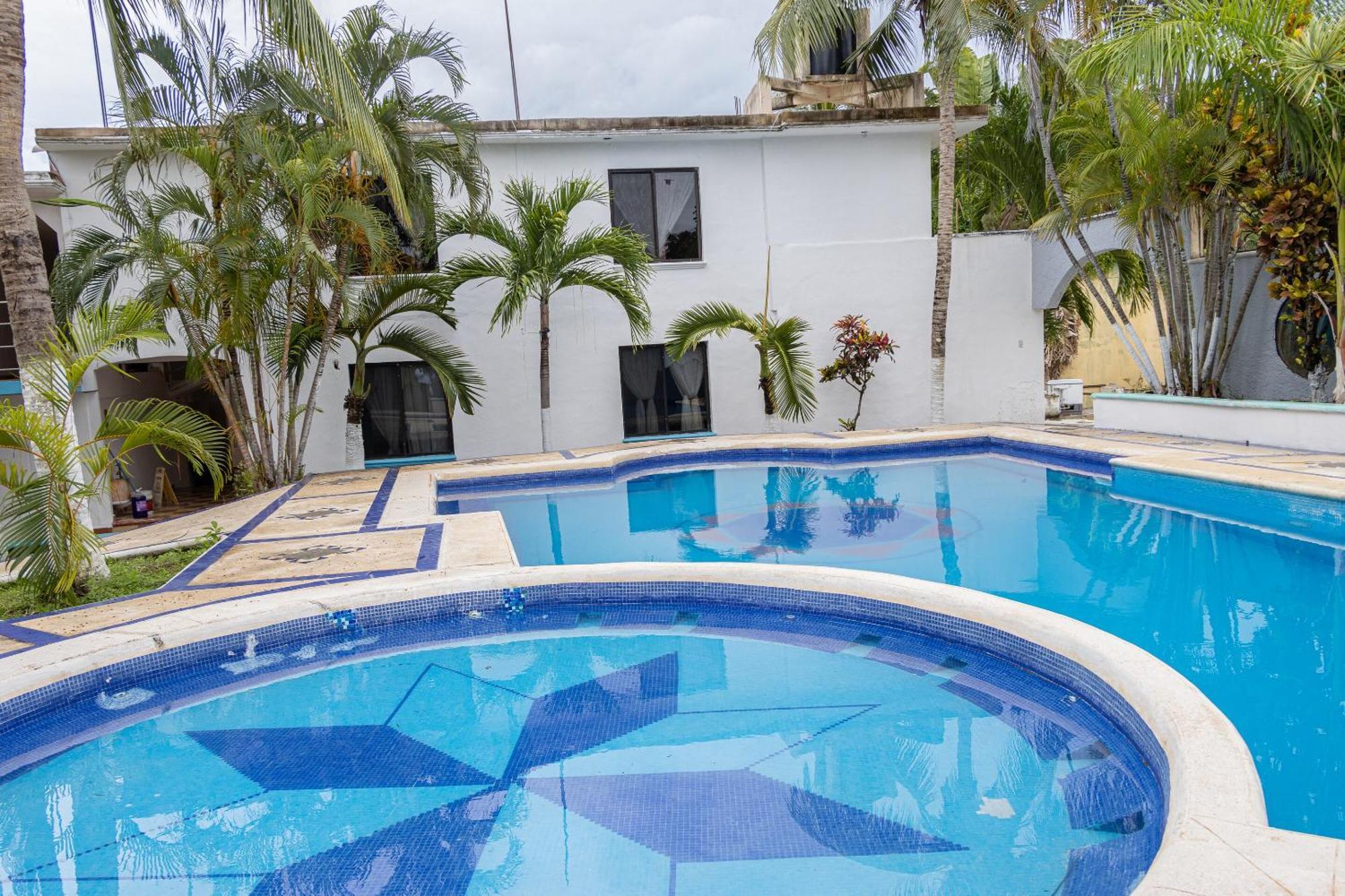 Oyo Hotel Marias,Aeropuerto Internacional De Chetumal Exteriör bild