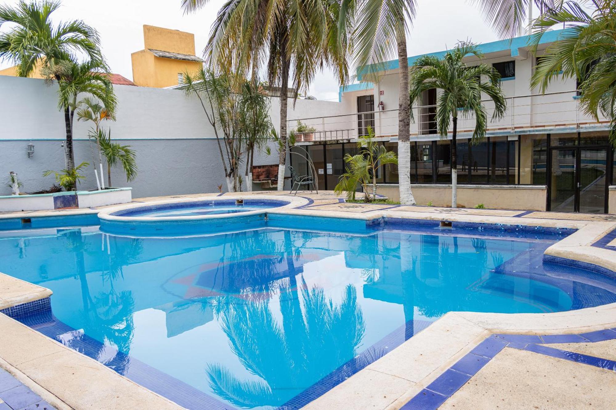 Oyo Hotel Marias,Aeropuerto Internacional De Chetumal Exteriör bild