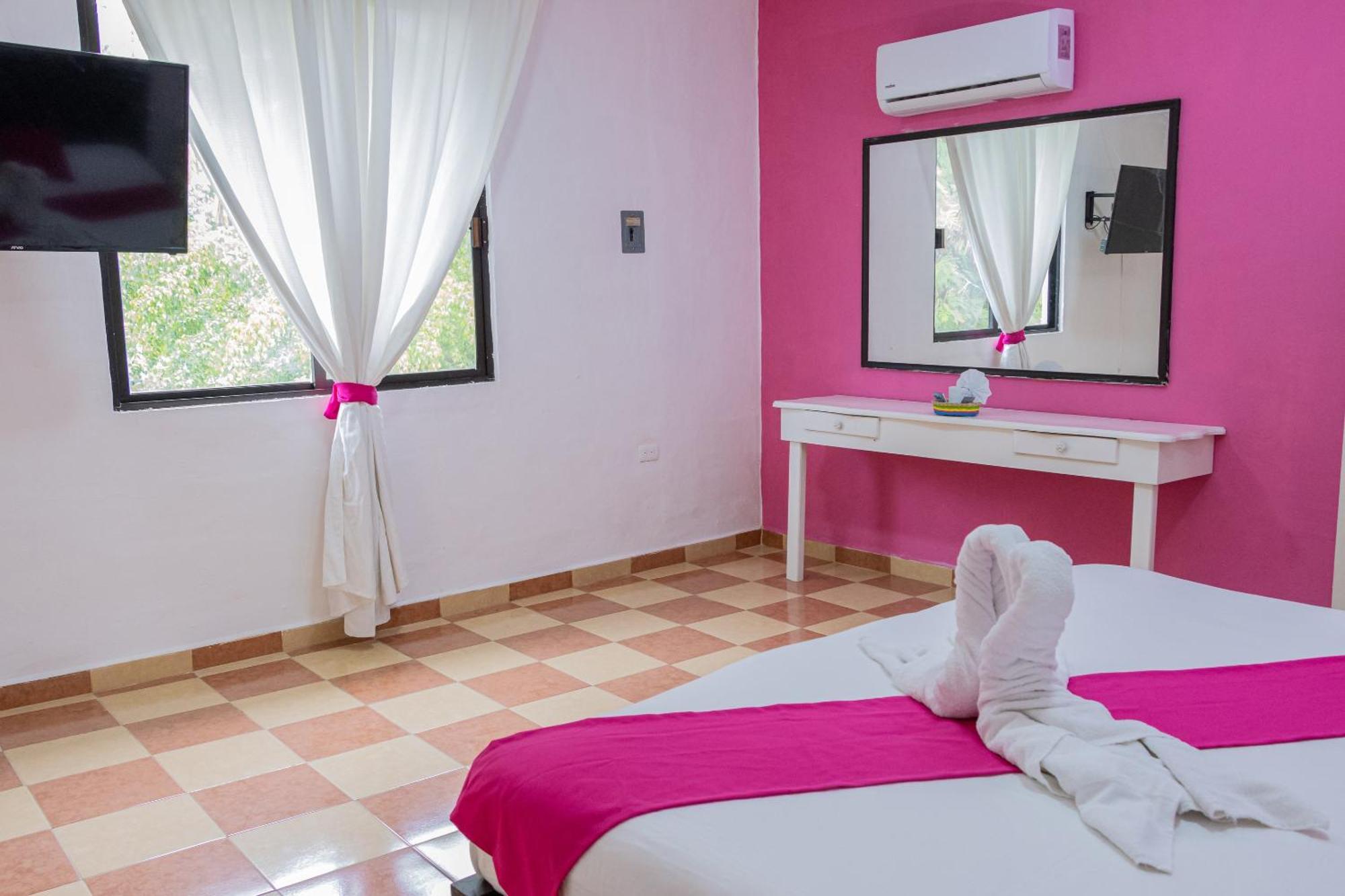 Oyo Hotel Marias,Aeropuerto Internacional De Chetumal Exteriör bild