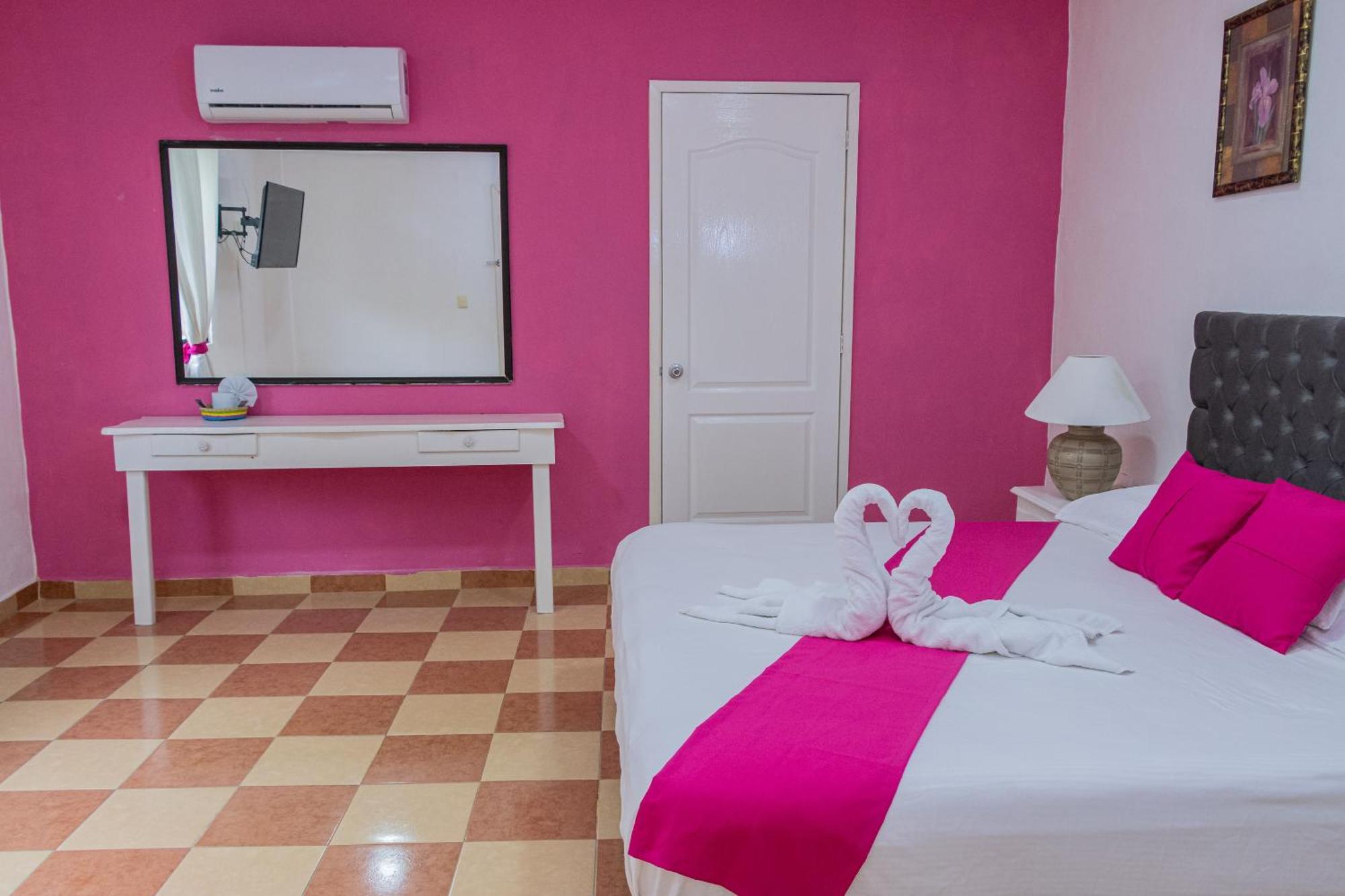 Oyo Hotel Marias,Aeropuerto Internacional De Chetumal Exteriör bild