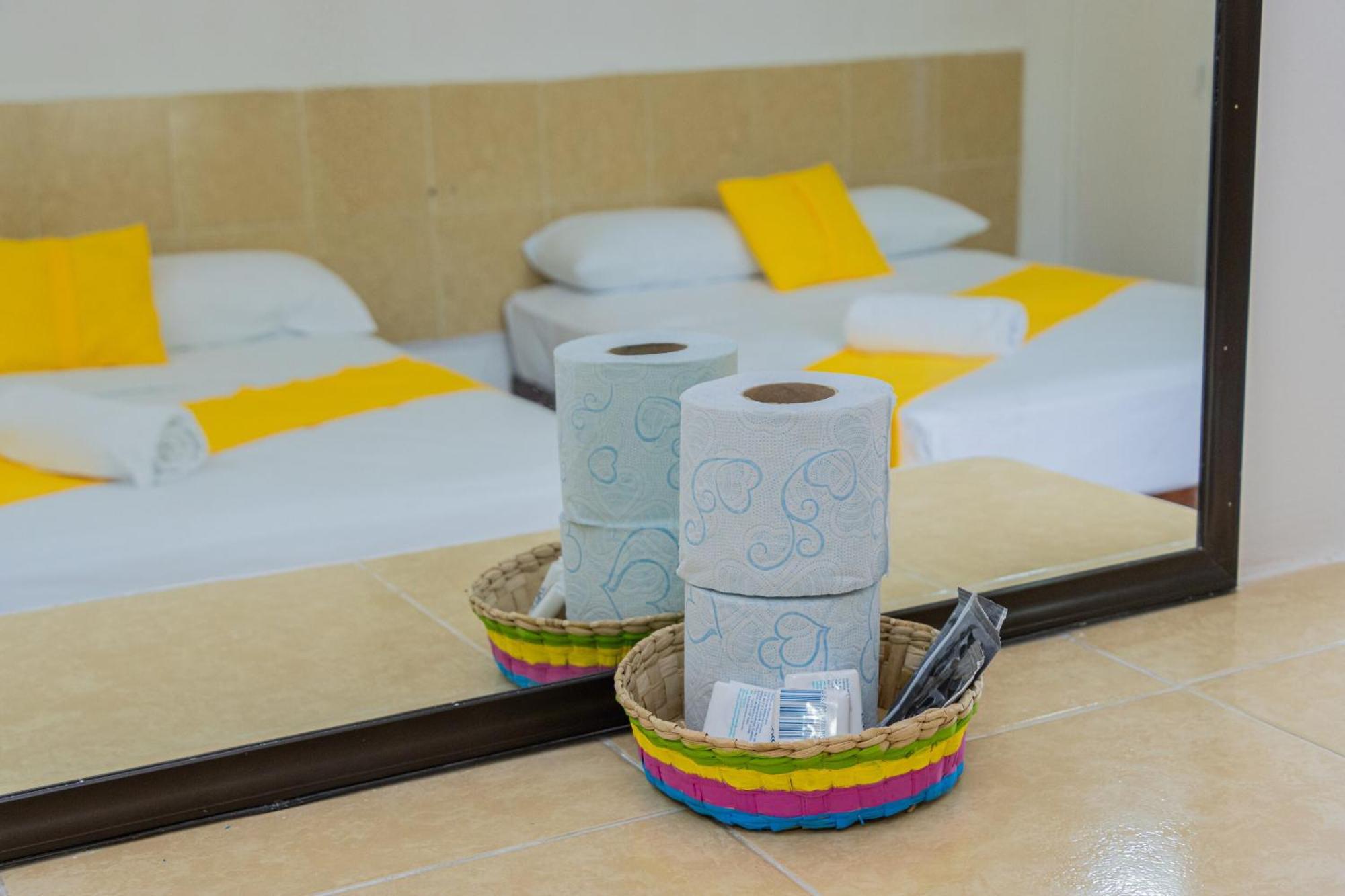 Oyo Hotel Marias,Aeropuerto Internacional De Chetumal Exteriör bild