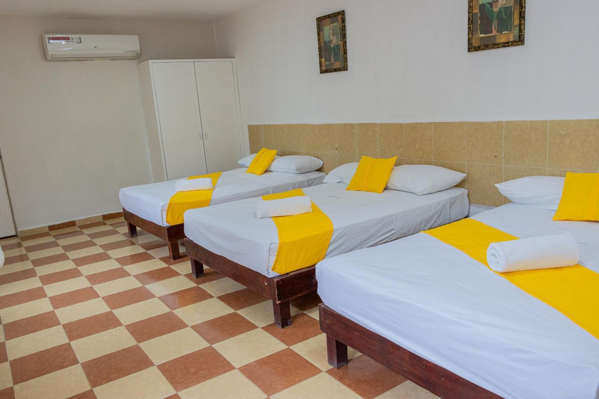 Oyo Hotel Marias,Aeropuerto Internacional De Chetumal Exteriör bild