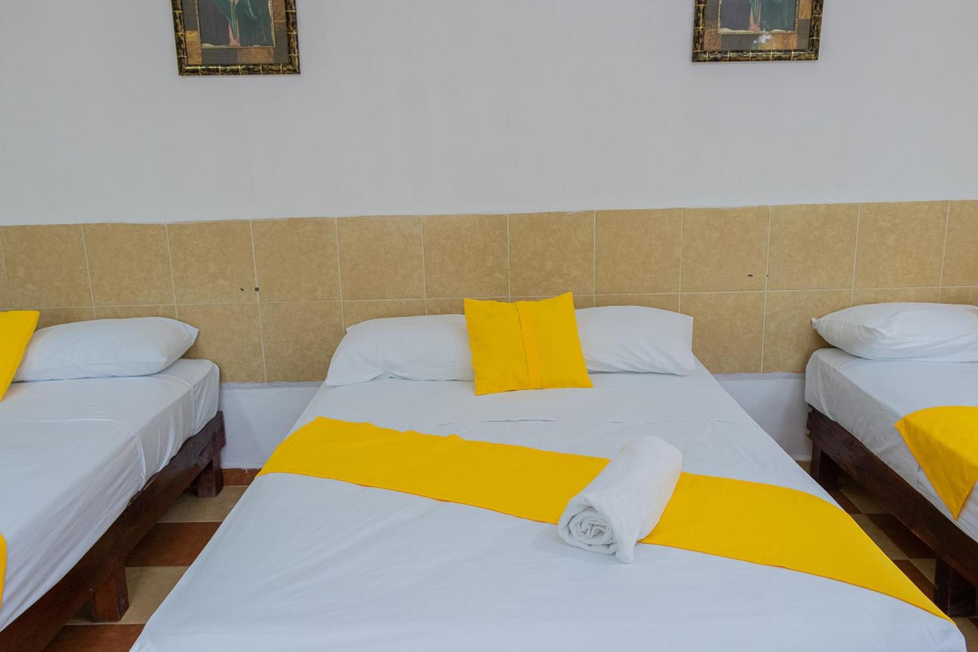 Oyo Hotel Marias,Aeropuerto Internacional De Chetumal Exteriör bild