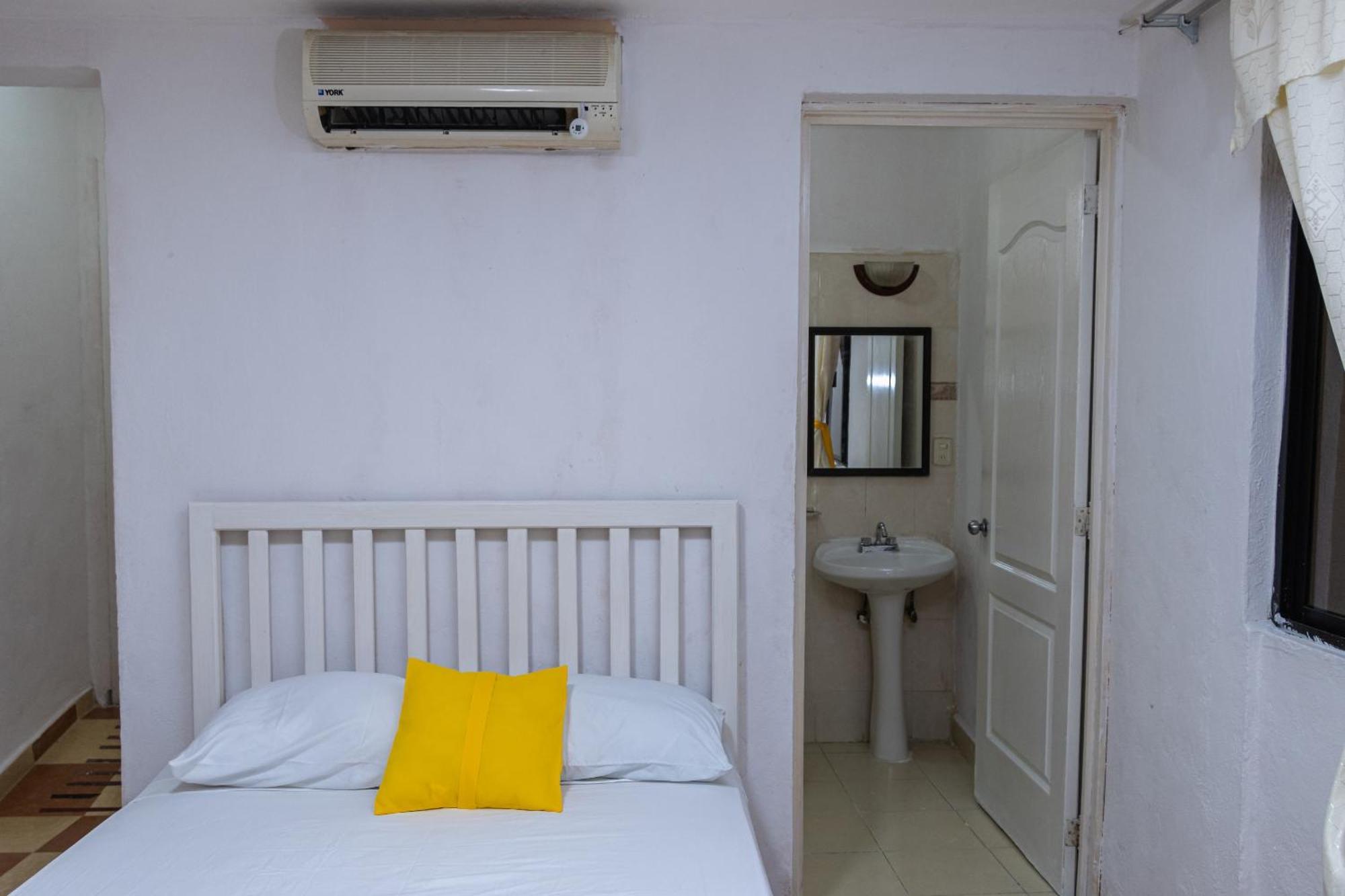 Oyo Hotel Marias,Aeropuerto Internacional De Chetumal Exteriör bild