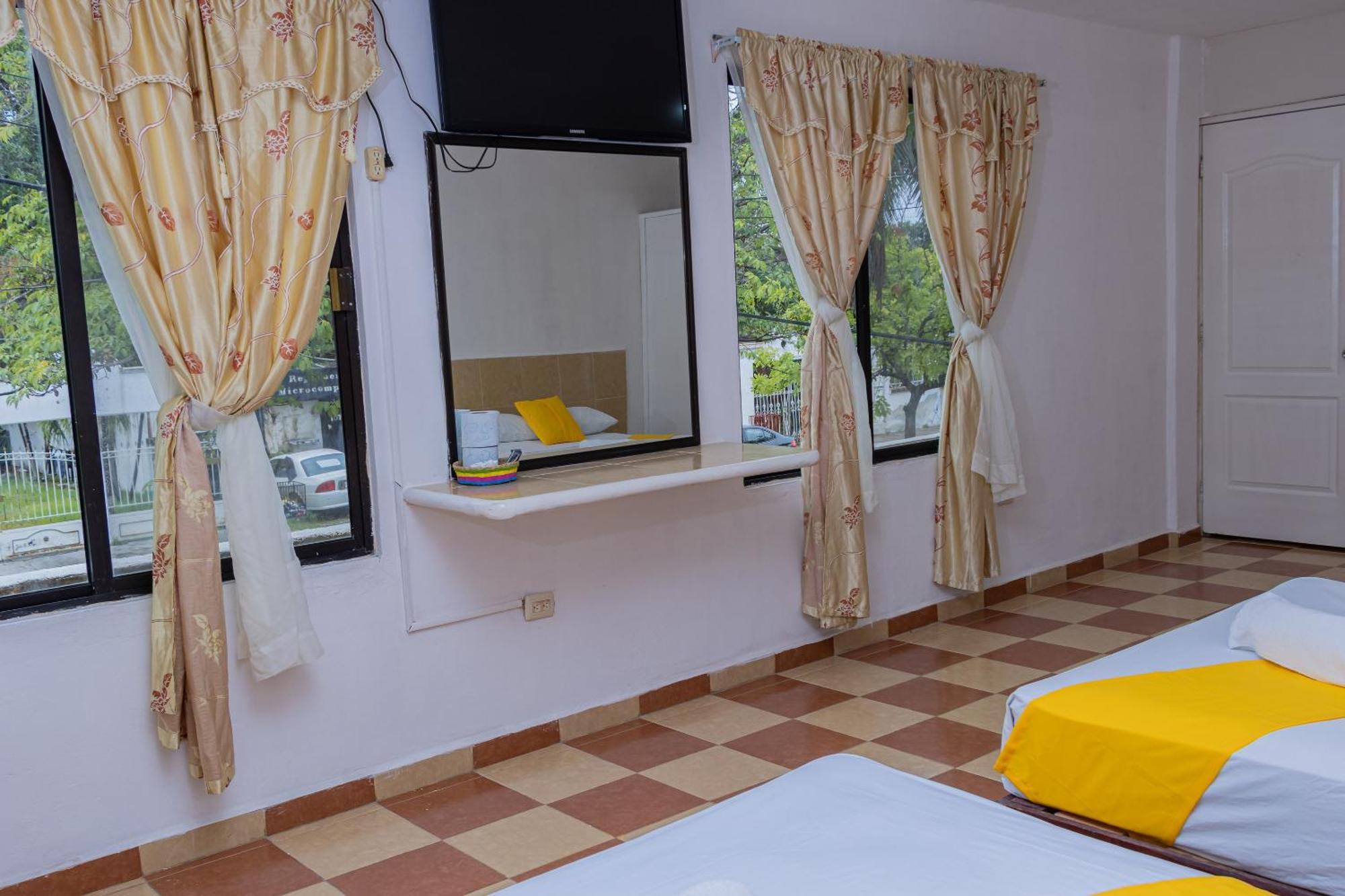 Oyo Hotel Marias,Aeropuerto Internacional De Chetumal Exteriör bild